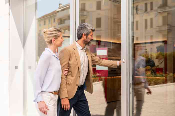 Amplifon store with audiologist