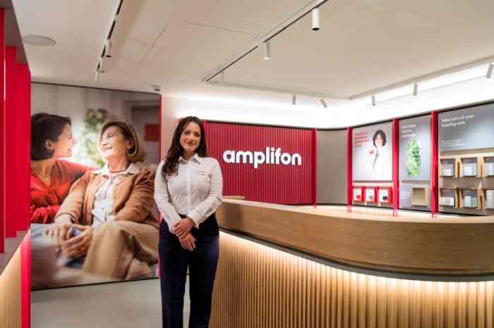 Amplifon store with audiologist