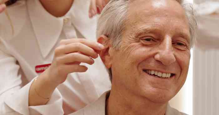 mini hearing aids